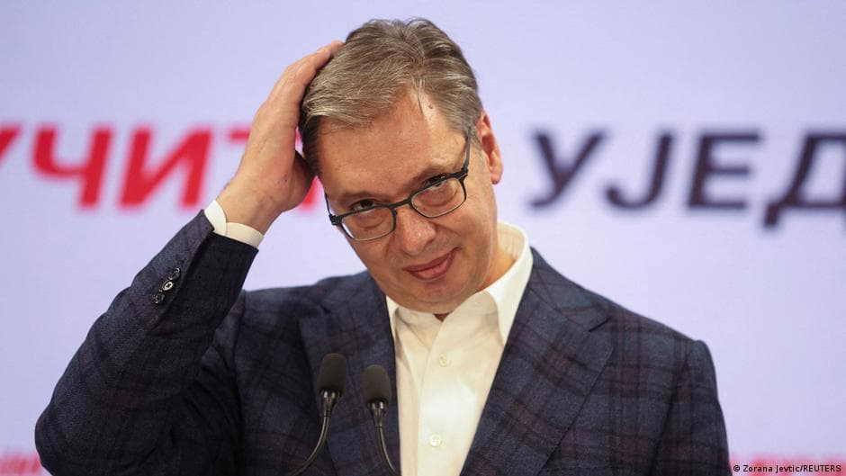 Sırbistan'da öğrenci hareketi seçimi kazandı, Vucic yenilgiyi kabul etti