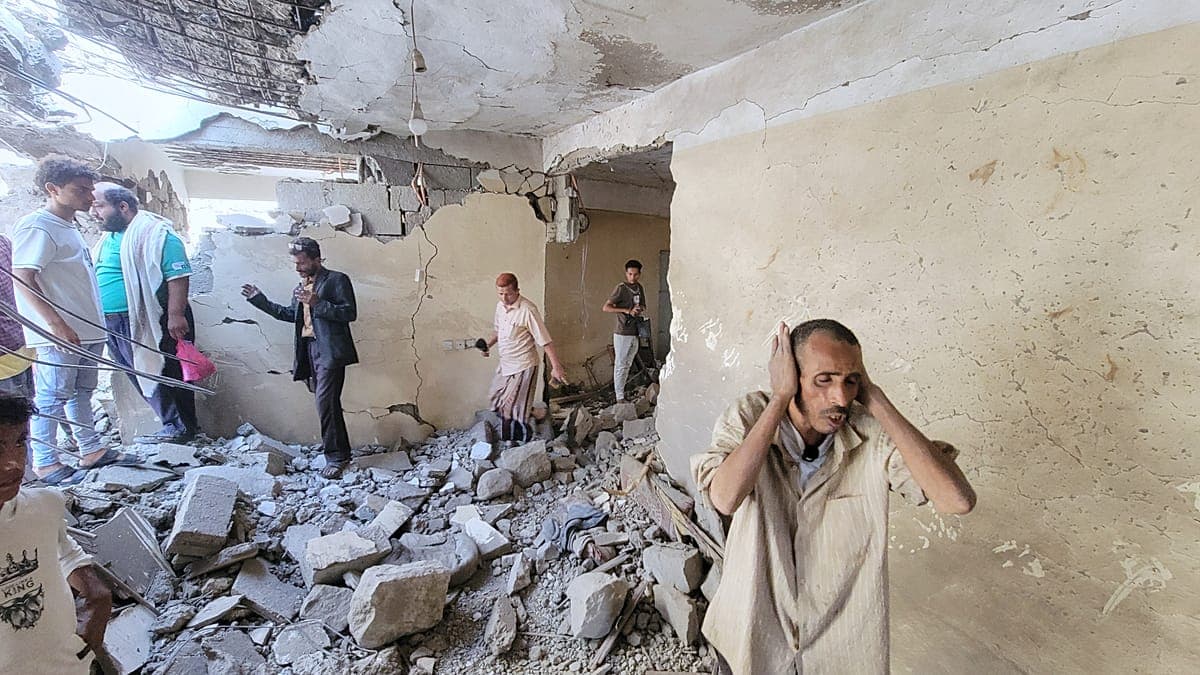 Yemen: Taiz çevresinde çatışmalar alevlenirken tanklar ateş açtı
