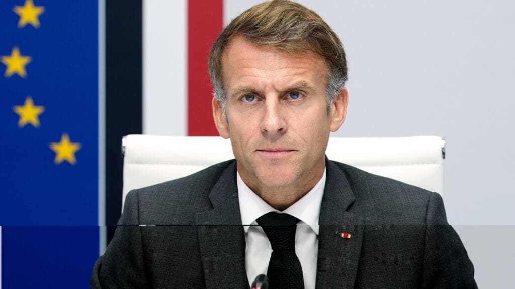 Live: Macron meets with student representatives and law enforcement ahead of new protests